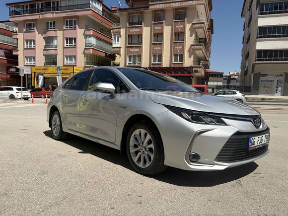 Sahibinden Toyota Corolla 1.8 Hybrid Dream 2020 Model  Full Yetki Servis. 