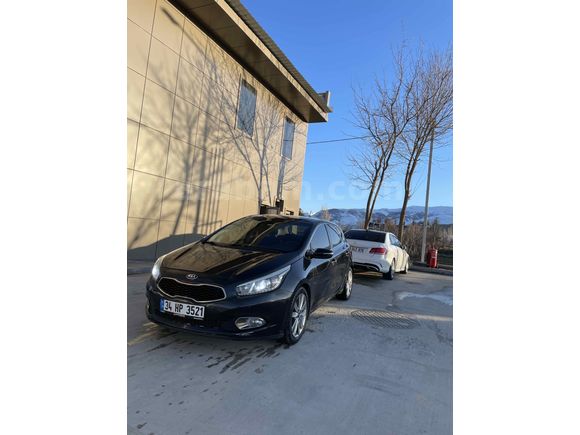 2014 KIA CEED 1.6 CRDI TEMİZ FULL PAKET
