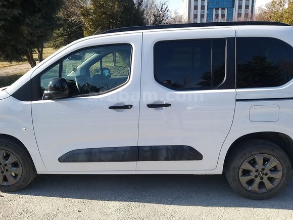 Sahibinden Opel Combo Life 1.5 D Edition 2025 Model 