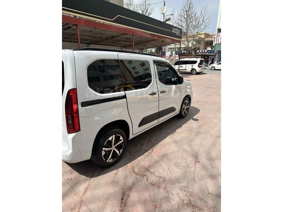 Sahibinden Opel Combo 1.5 CDTI Essential 2025 Model 