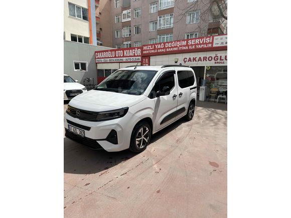 Sahibinden Opel Combo 1.5 CDTI Essential 2025 Model 