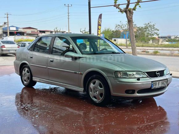 OTOMATİK DEĞİŞENSİZ  HASAR KAYITSIZ BOYASIZ