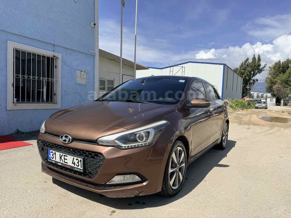Sahibinden Hyundai i20 1.4 CRDi Style 2015 Model 