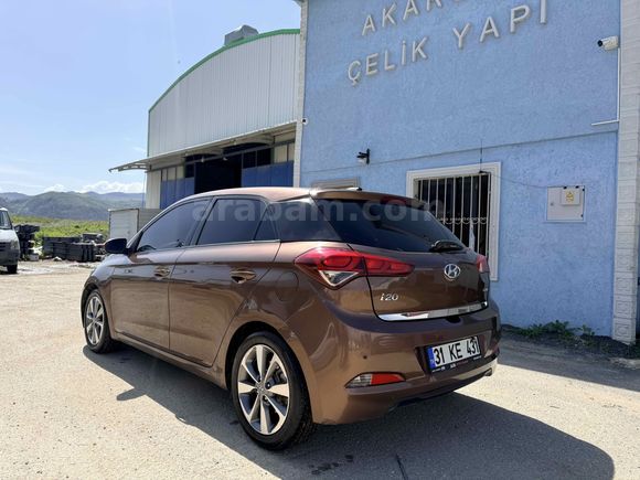 Sahibinden Hyundai i20 1.4 CRDi Style 2015 Model 