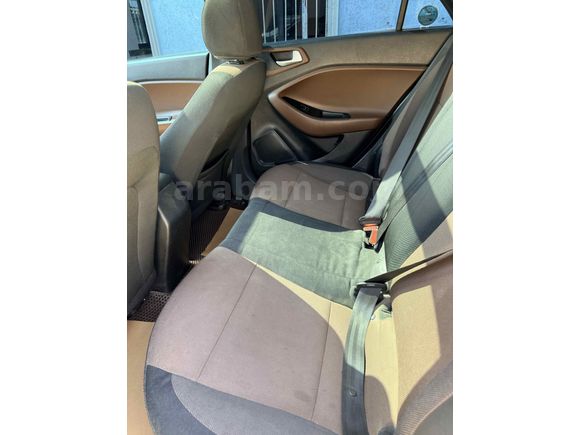 Sahibinden Hyundai i20 1.4 CRDi Style 2015 Model 