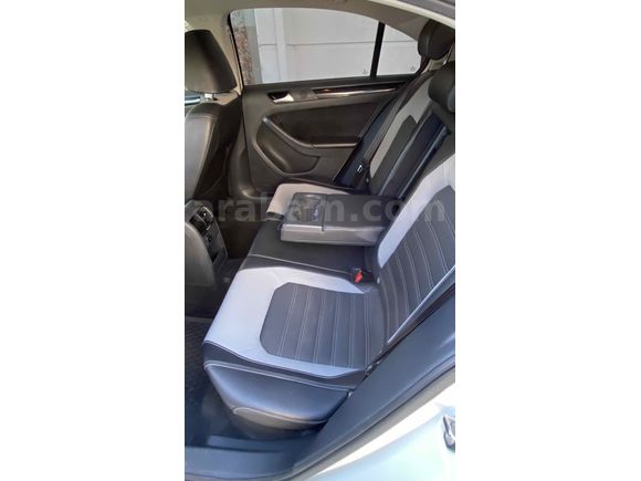 Memurdan Otomatik Temiz  düşük Km Jetta