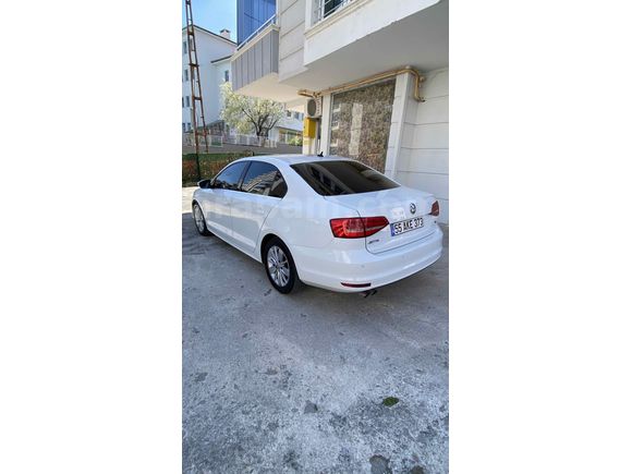 Memurdan Otomatik Temiz  düşük Km Jetta