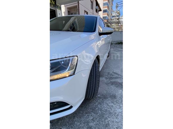 Memurdan Otomatik Temiz  düşük Km Jetta