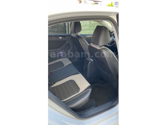 Memurdan Otomatik Temiz  düşük Km Jetta