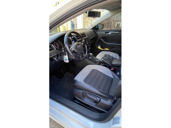Memurdan Otomatik Temiz  düşük Km Jetta