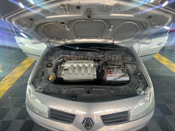Sahibinden Renault Megane 1.6 Dynamique 2004 Model  ilanda son 3 gün