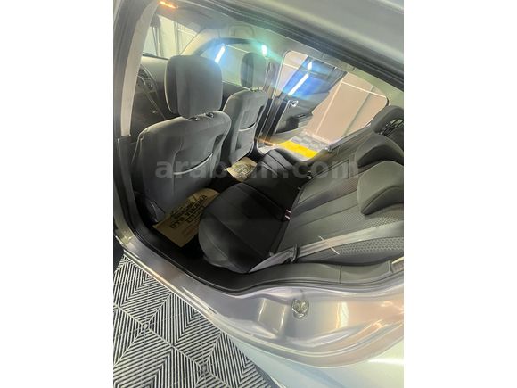 Sahibinden Renault Megane 1.6 Dynamique 2004 Model  ilanda son 3 gün