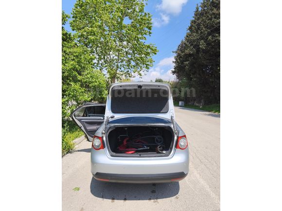 Sahibinden Volkswagen Jetta 1.6 TDi Primeline 2011 Model