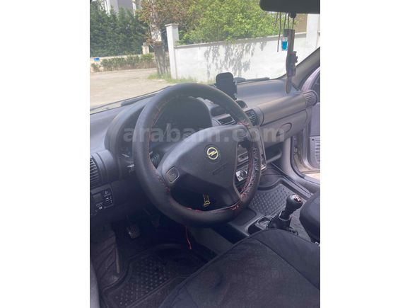 Sahibinden Opel Corsa 1.2 Swing 2000 Model  250.000 km Gri (Gümüş)