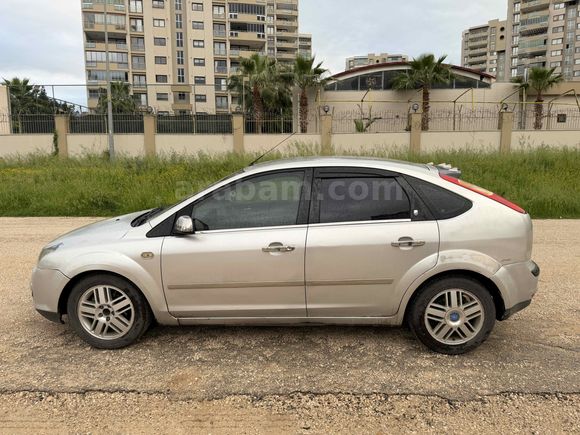 Sahibinden Ford Focus 1.6 Ghia 2006 Model 