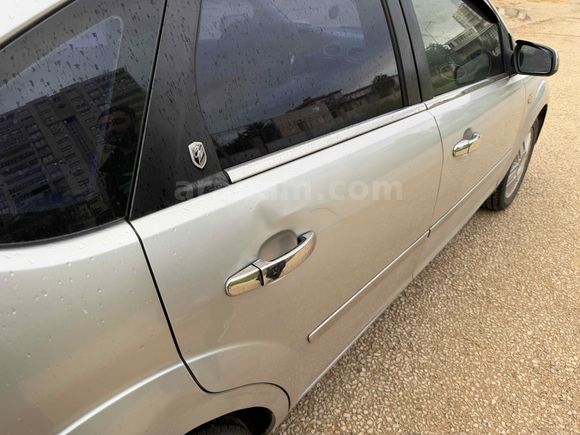 Sahibinden Ford Focus 1.6 Ghia 2006 Model 