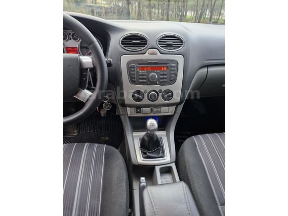 Sahibinden Ford Focus 1.6 Comfort 2010 Model  242.000 km