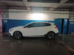 VOLVO V40 CC. HATASIZ BOYASIZ DEGİSENSİZ. EKSTRALI