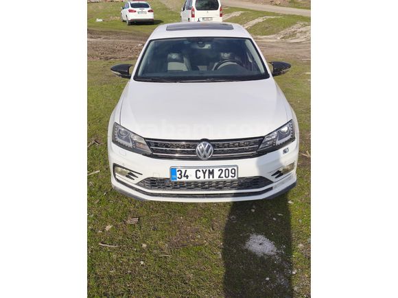 Sahibinden Volkswagen Jetta 1.6 TDi Highline 2014 Model makyajlı kasa 220.000 km Beyaz