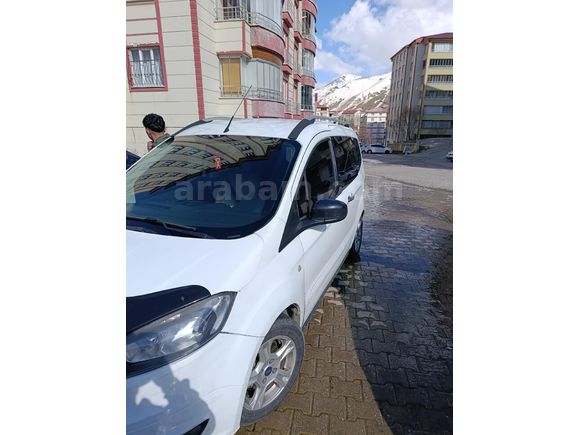 Sahibinden Ford Tourneo Courier 1.5 TDCi Delux 2015 Model  230 km Beyaz