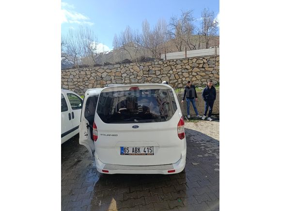 Sahibinden Ford Tourneo Courier 1.5 TDCi Delux 2015 Model  230 km Beyaz