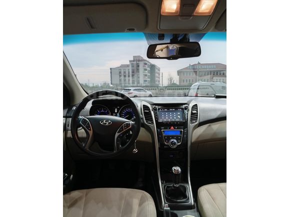 Sahibinden Hyundai i30 1.6 CRDi Style 2015 Model  95.000 km Beyaz