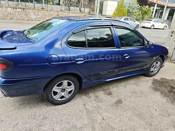 Sahibinden Renault Megane 1.6 RXT 1999 Model