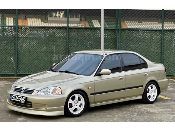 YÜKSEL’DEN 2000 
Honda Civic 1.4 i s  112.000km 