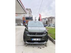 Bakımlı Sahibinden Peugeot Rifter 1.5 BlueHDI GT 2025 Model 