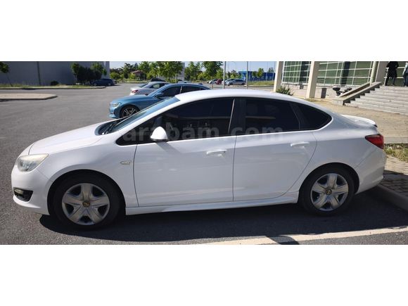 Sahibinden Opel Astra 1.6 Edition 2014 Model  110.000 km Beyaz