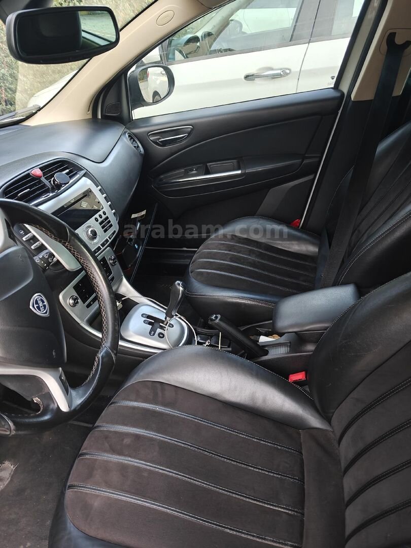 Sahibinden Lancia Delta 1.6 MJet 2011 Model İstanbul 240.500 km Beyaz 6