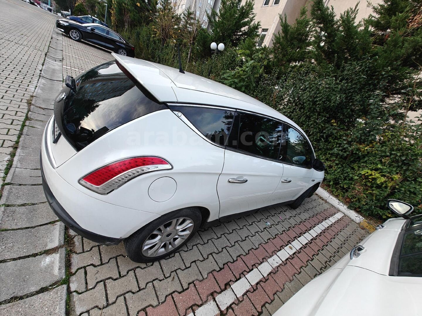 Sahibinden Lancia Delta 1.6 MJet 2011 Model İstanbul 240.500 km Beyaz 5
