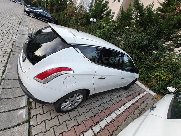 Sahibinden Lancia Delta 1.6 MJet Otomatik 2011l