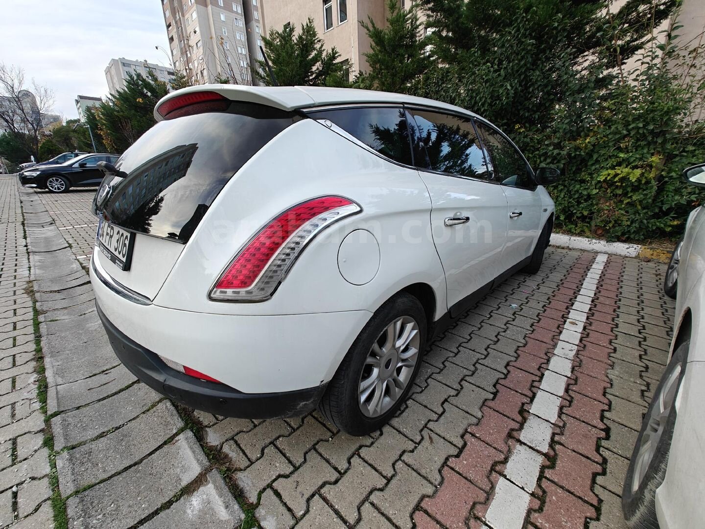 Sahibinden Lancia Delta 1.6 MJet 2011 Model İstanbul 240.500 km Beyaz 4