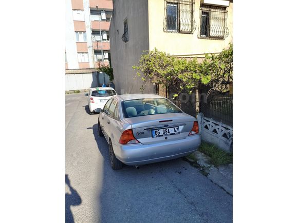 Ford Focus 1.6 Ghia 2001 Model Otomatik