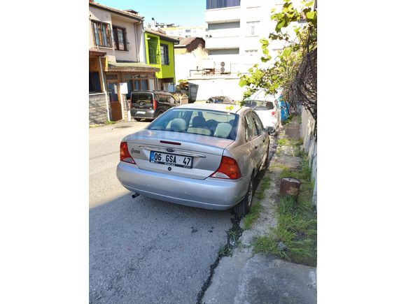Ford Focus 1.6 Ghia 2001 Model Otomatik