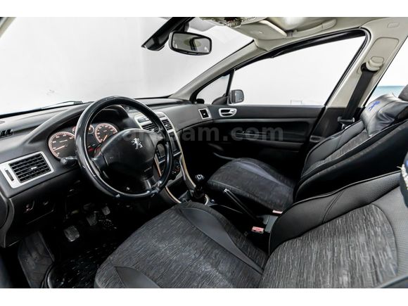 PEUGEOT 307 SUNROOFLU DÜŞÜK KM  BU FİYATA EMSALİ YOK SON RAKAM 1 GÜNLÜĞÜNE