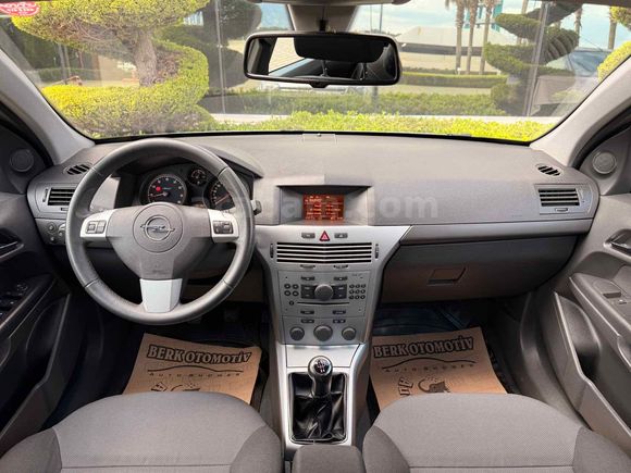 Galeriden Opel Astra 1.6 Essentia Konfor 2012 Model Manisa