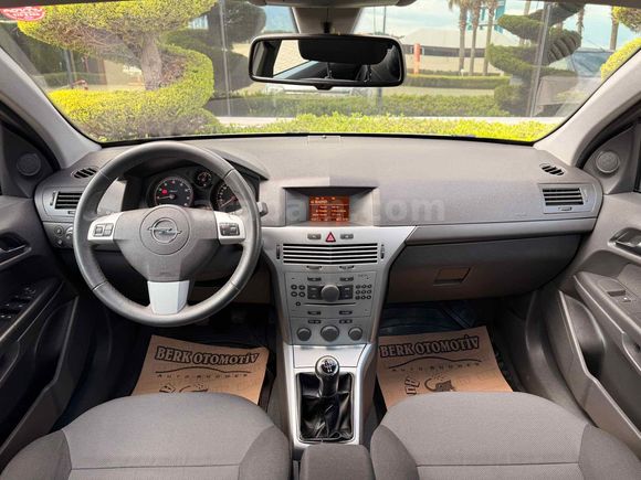 Galeriden Opel Astra 1.6 Essentia Konfor 2012 Model Manisa