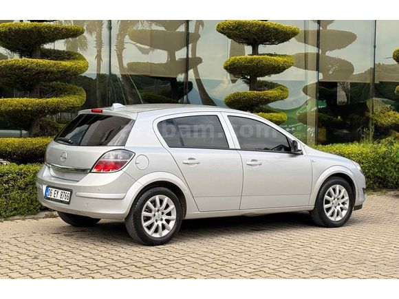 Galeriden Opel Astra 1.6 Essentia Konfor 2012 Model Manisa