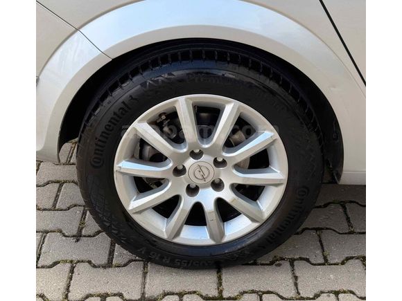 Galeriden Opel Astra 1.6 Essentia Konfor 2012 Model Manisa