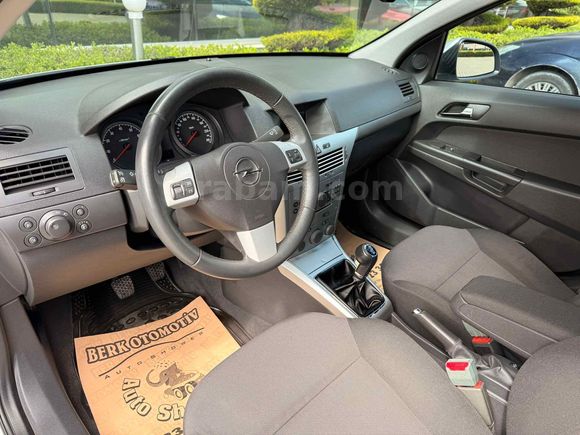 Galeriden Opel Astra 1.6 Essentia Konfor 2012 Model Manisa