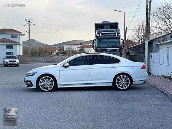 HATASIZ BOYASIZ 24 BİN KM R-LİNE PASSAT