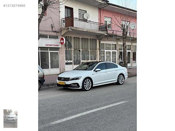 HATASIZ BOYASIZ 24 BİN KM R-LİNE PASSAT