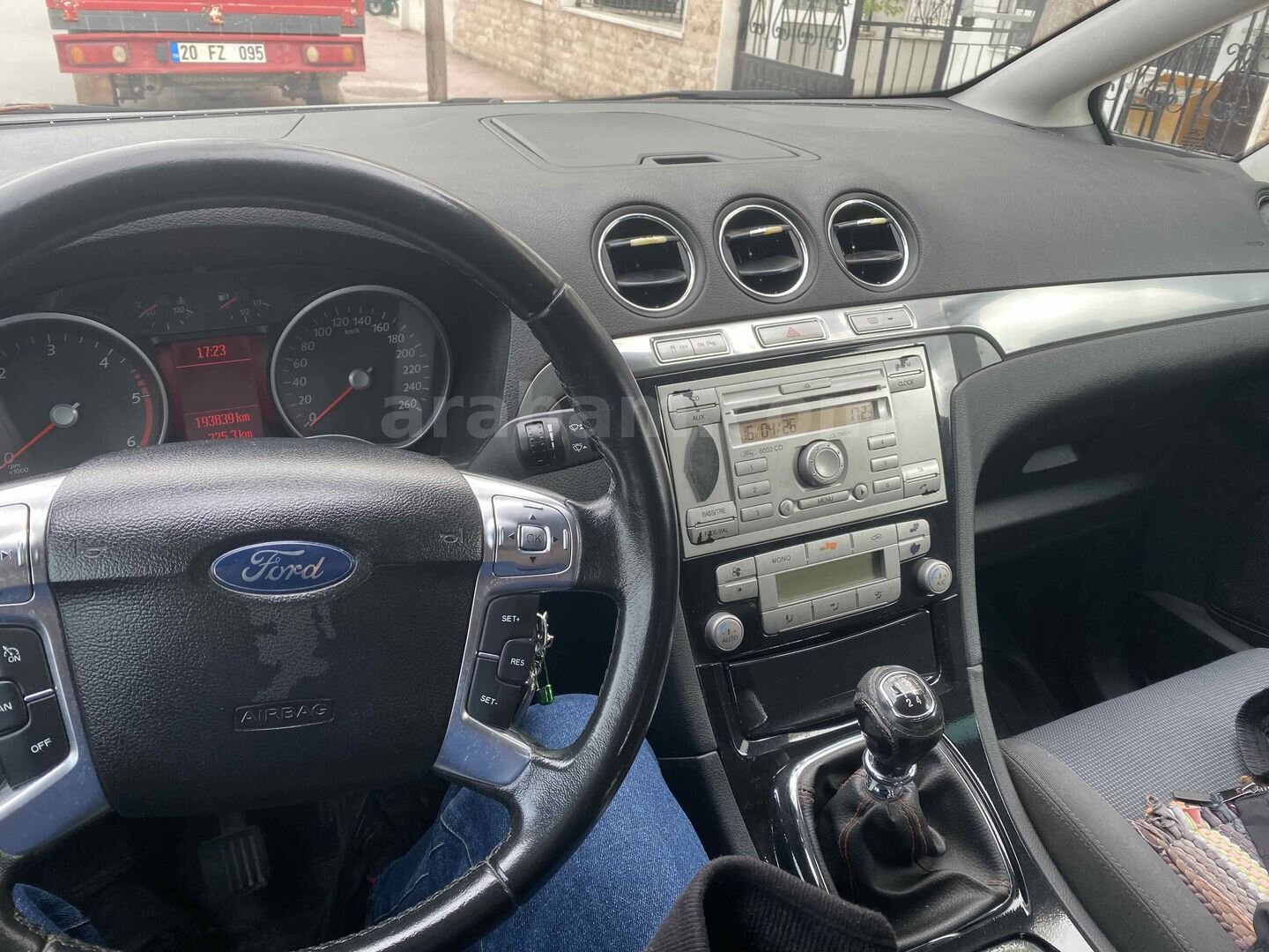 Sahibinden Ford S-Max 2.0 TDCi Titanium 2006 Model Denizli 196.000 km Gri (titanyum) 7