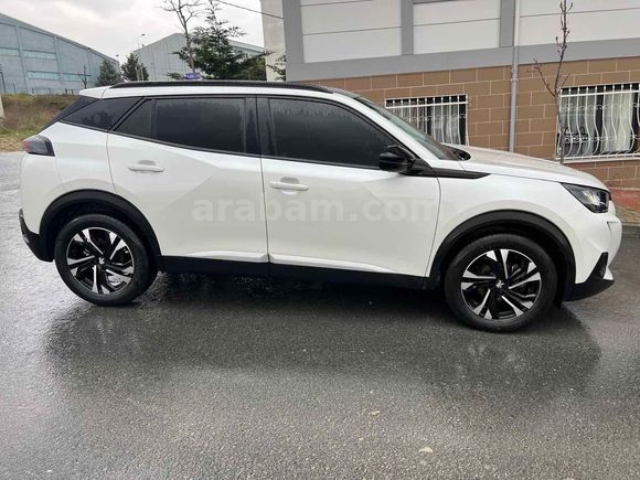 Sahibinden Peugeot 2008 1.2 PureTech Allure 2022 Model İstanbul 53.000 km Beyaz