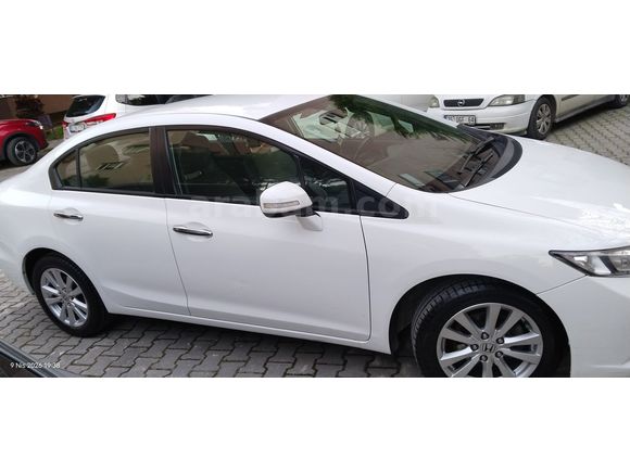 2012 model Honda Civic 1.6i VTEC Premium