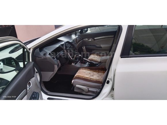 2012 model Honda Civic 1.6i VTEC Premium