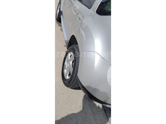Sahibinden Dacia Duster 1.5 dCi Laureate 2012 Model  306.000 km Gri