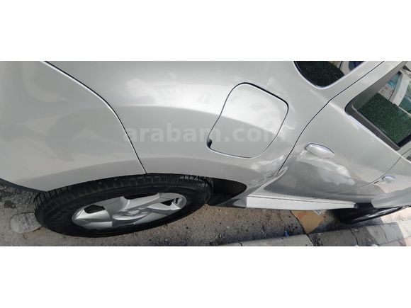 Sahibinden Dacia Duster 1.5 dCi Laureate 2012 Model  306.000 km Gri